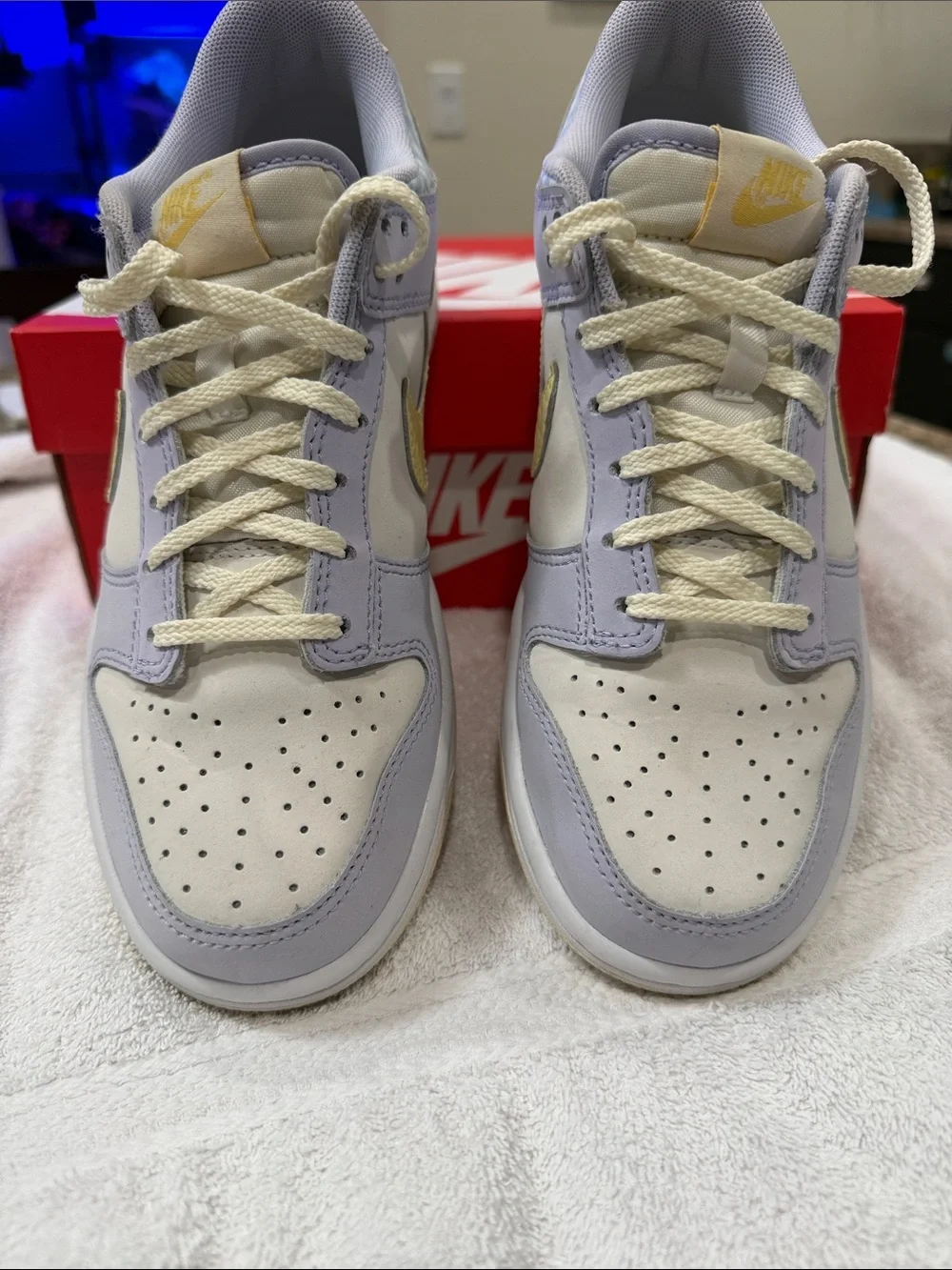 Nike Easter Dunks Sneakers Gently loved with box Men size 5.5 fits Women size 7
